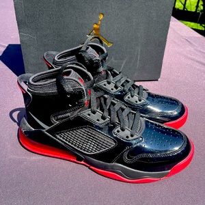 Jordan 270 Mars, U.S. Men’s size 9, color is black and red “Bred”